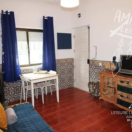 Semesterbostad Leisure Little House Almada